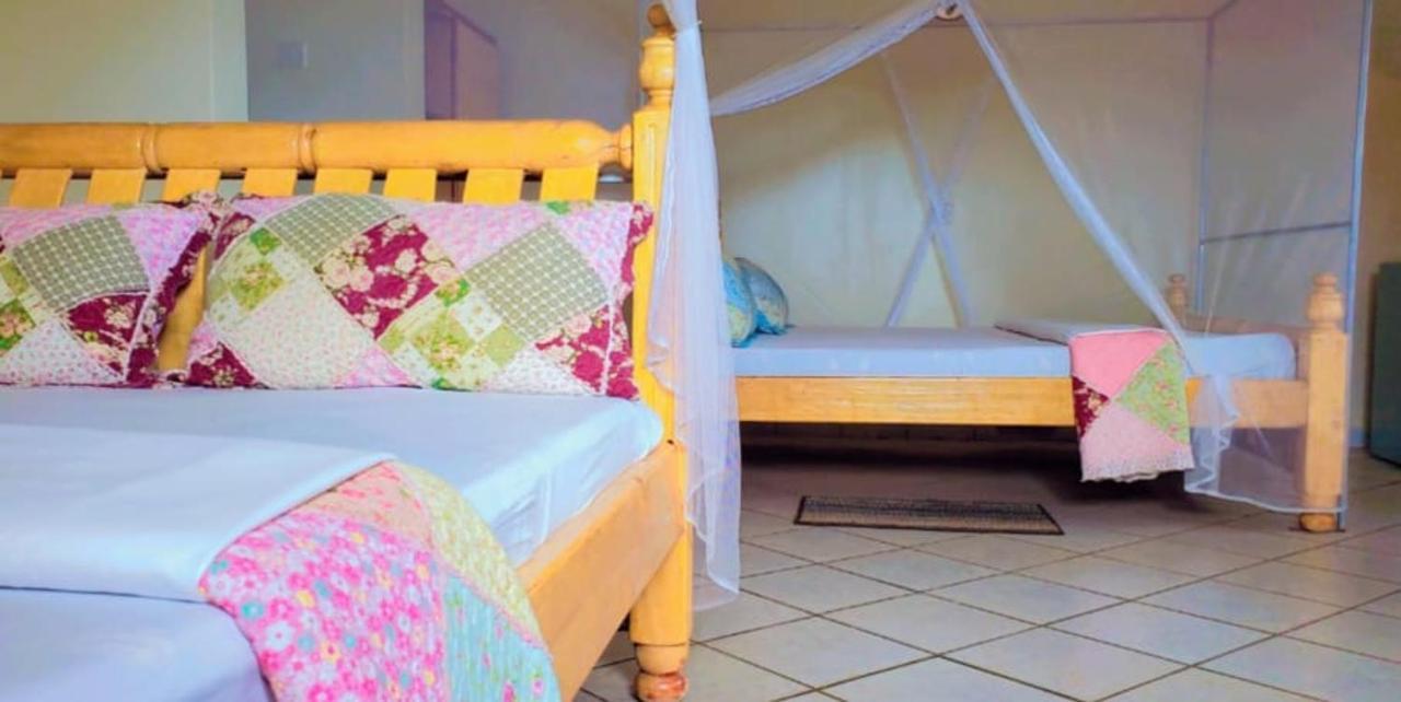 La Feve Beach Bed And Breakfast Hotel Entebbe Kültér fotó