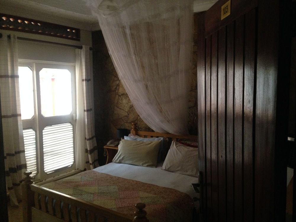 La Feve Beach Bed And Breakfast Hotel Entebbe Kültér fotó