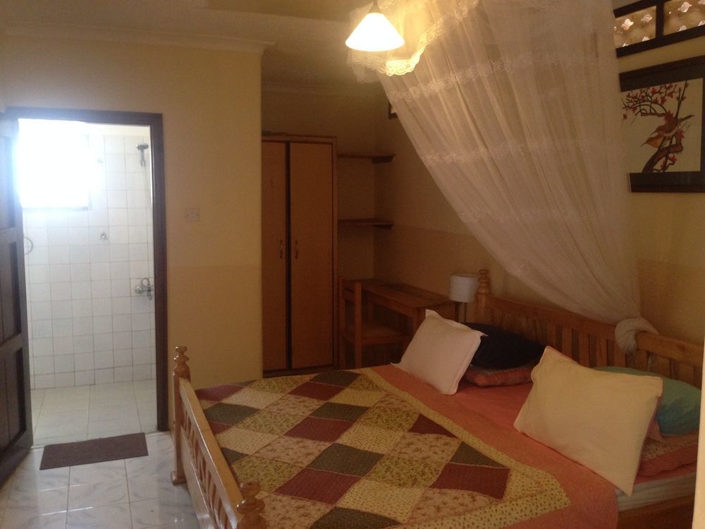La Feve Beach Bed And Breakfast Hotel Entebbe Kültér fotó
